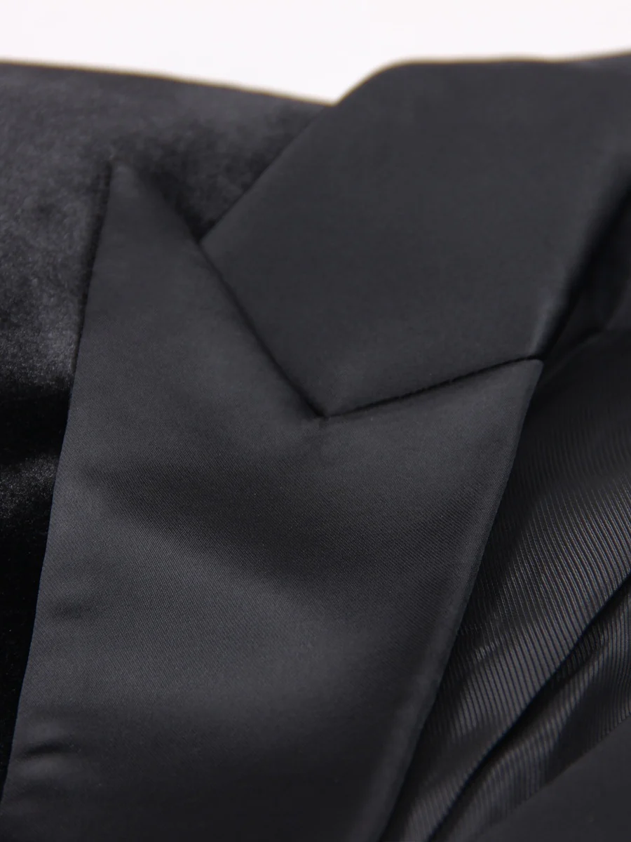 Women's Black Velvet Peak Lapel Coat with Feathers - Image 3