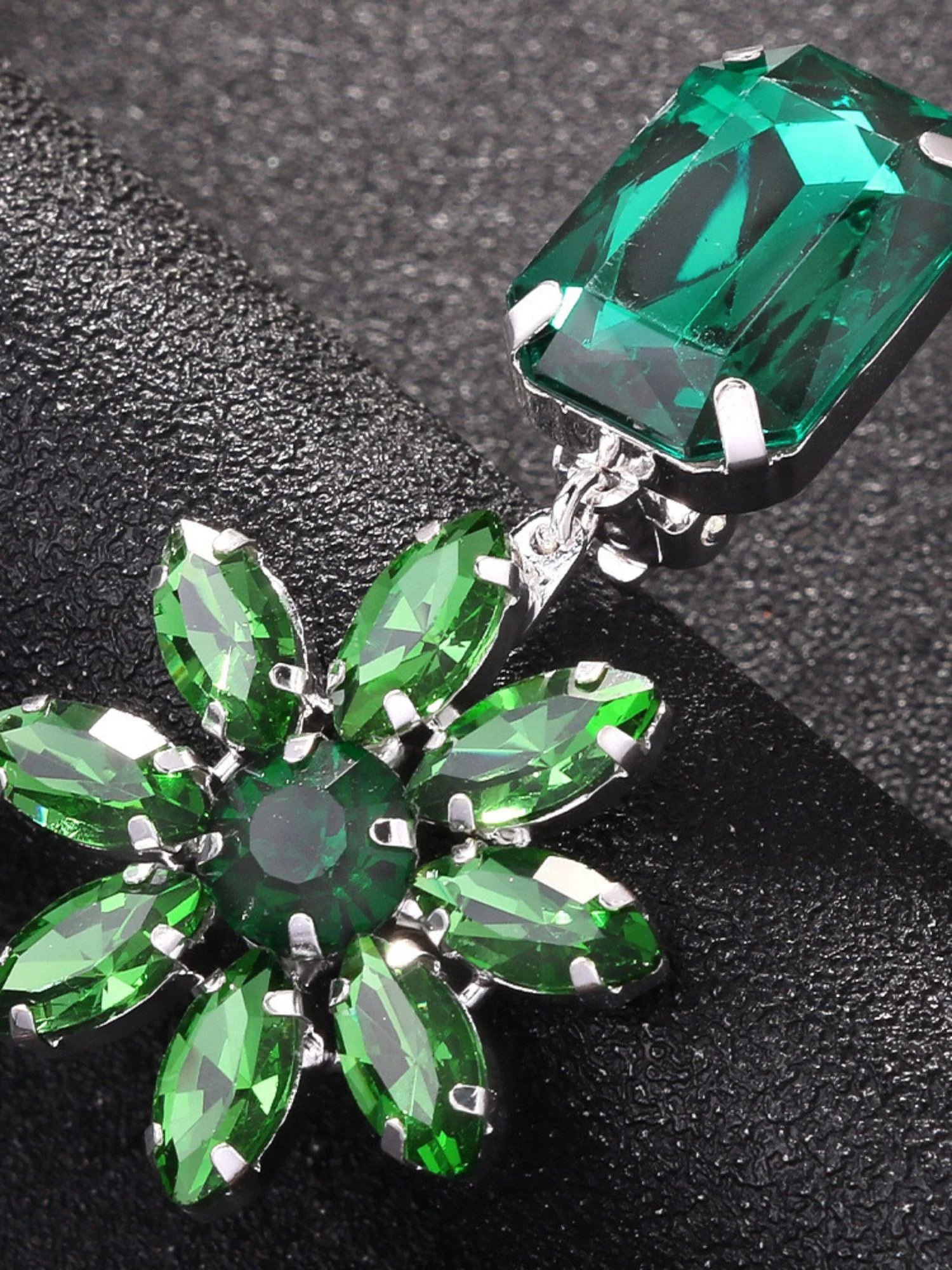 Women's Luxury High-end Emerald Crystal Flower Delicate Earrings - Image 7