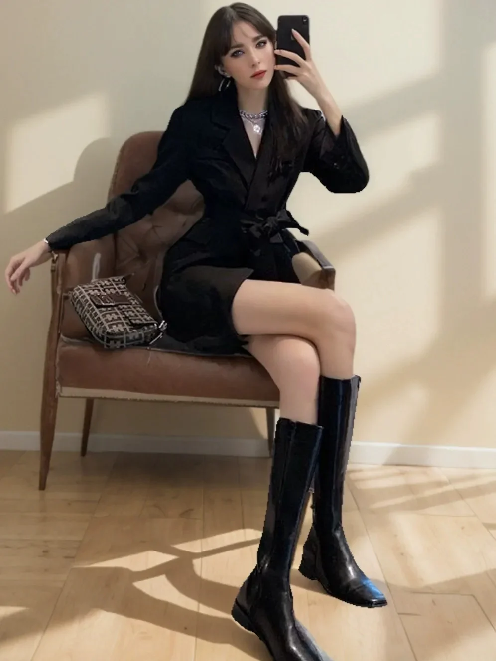Women's Plunge V-Neck Notched Lapel Single Breasted One-button Blazer with Sash - Image 4