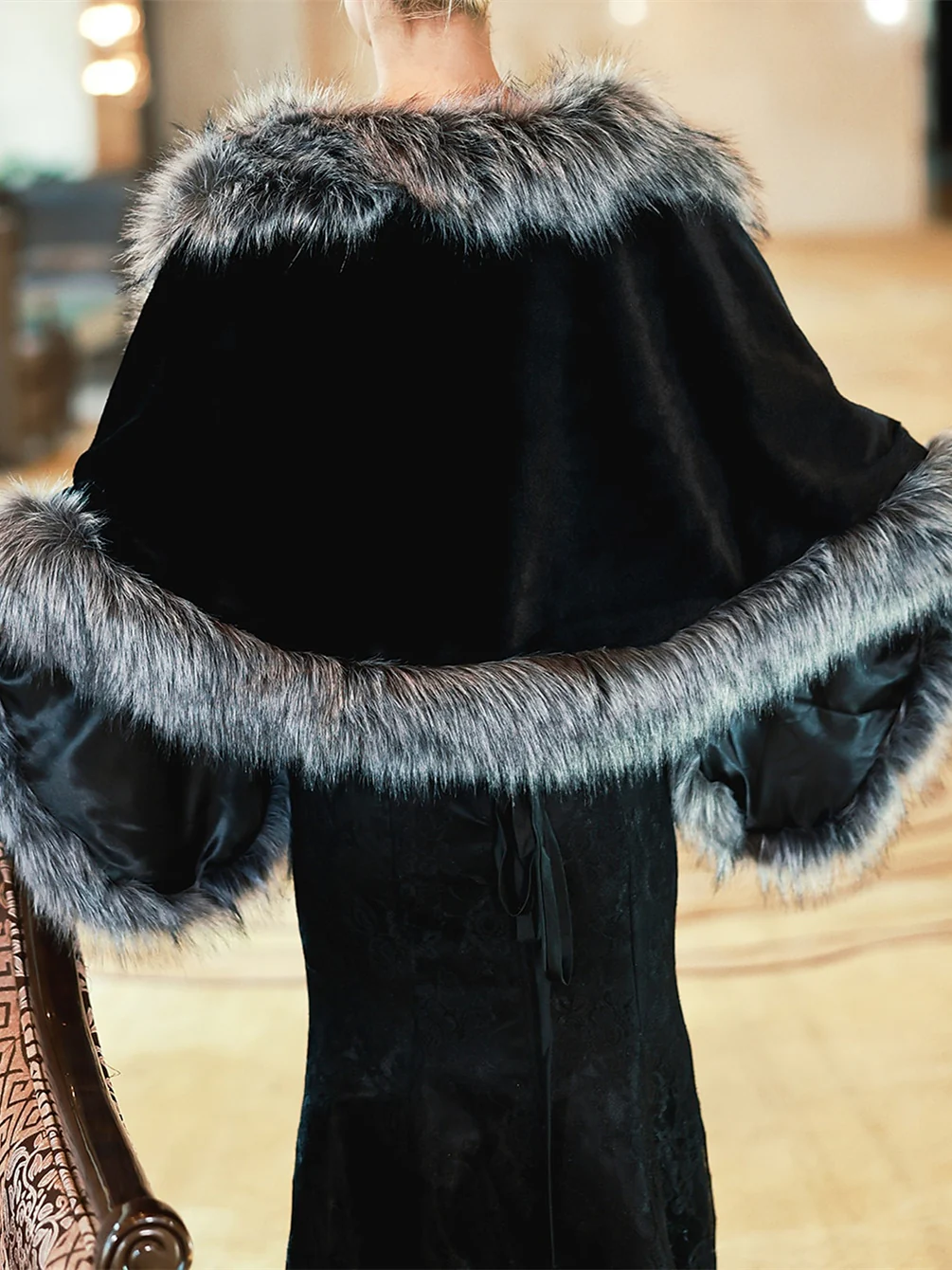 Women's Wrap Elegant Keep Warm Sleeveless Terylene Wedding Wraps With Feathers / Fur For Wedding Fall & Winter - Image 2